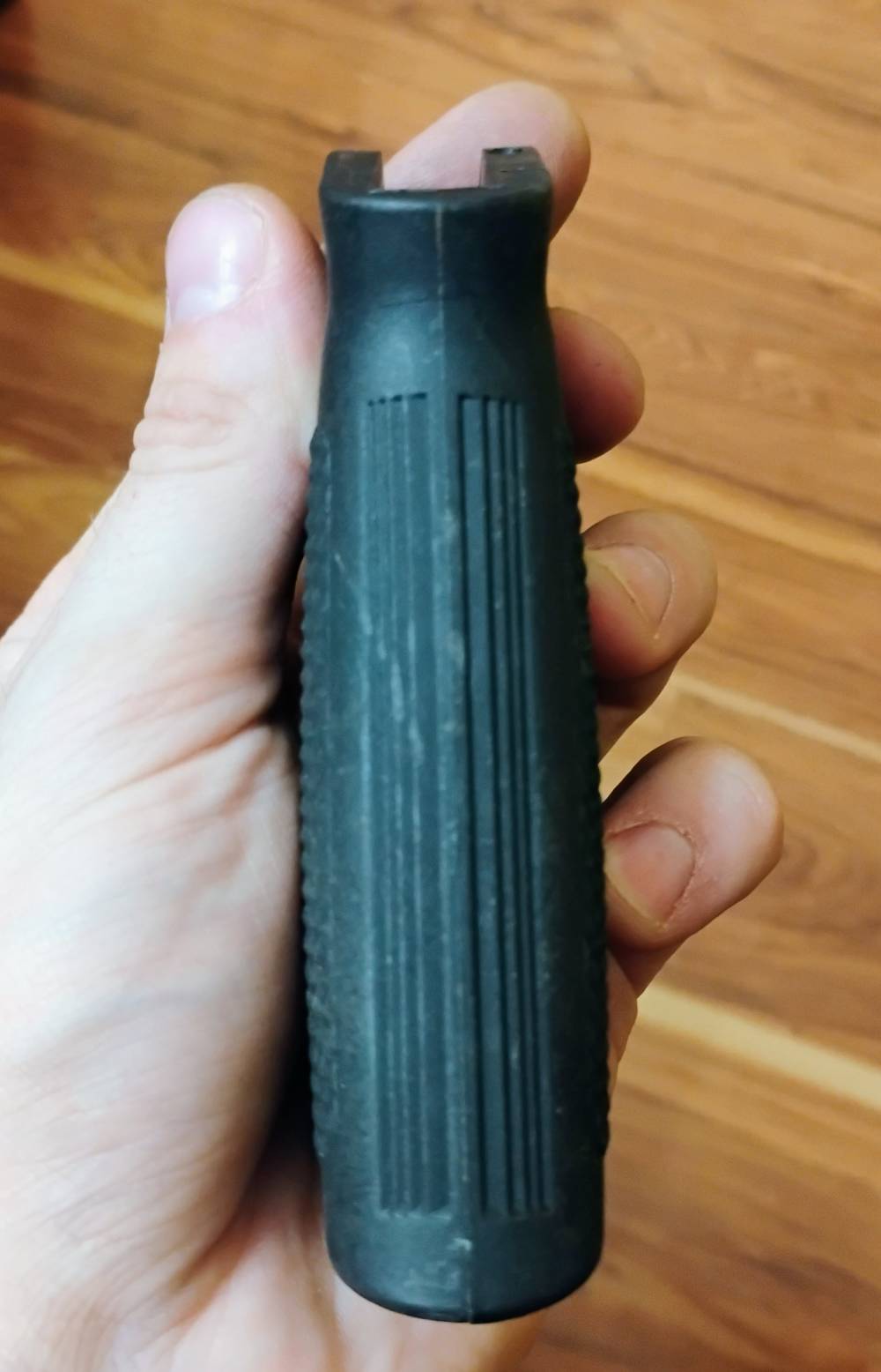 AR-15 Standard A2 Style Black Polymer Grip - Less Hardware -img-5