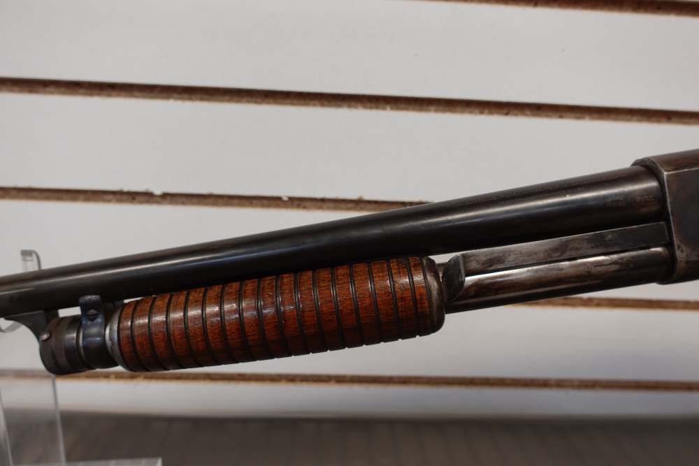 1949 Ithaca Model 37 12 GA 2 3/4" FACTORY ENGRAVED GAME SCENE-img-4