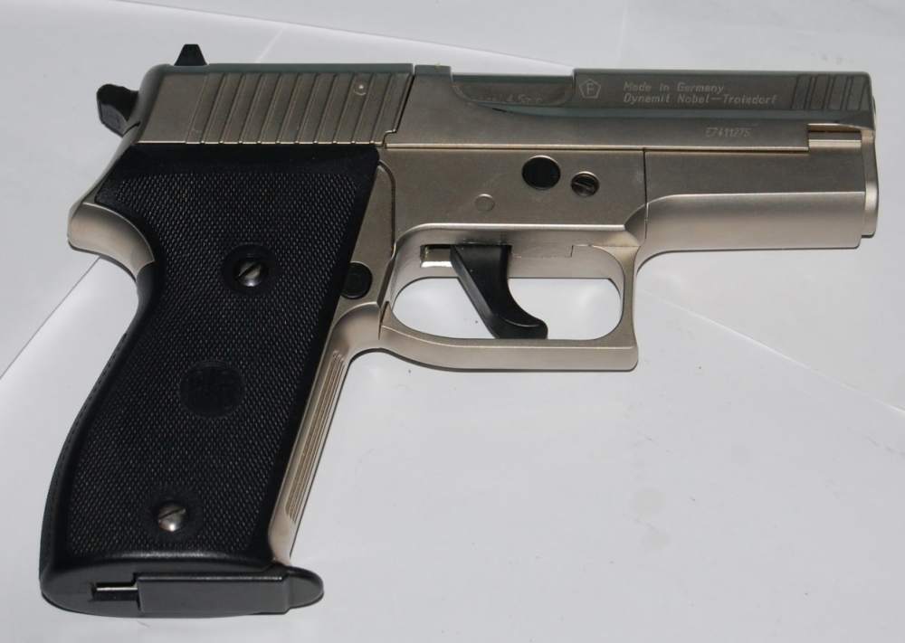 RWS Model C225 Repeating CO2 Air Pistol .177 Caliber w/ Box 3 1/2"-img-2
