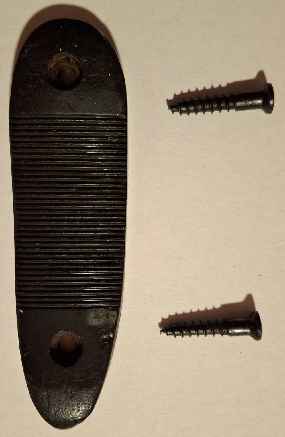 EARLY 1934 - 1935 Winchester Models 67, 68 Buttplate and Screws-img-0