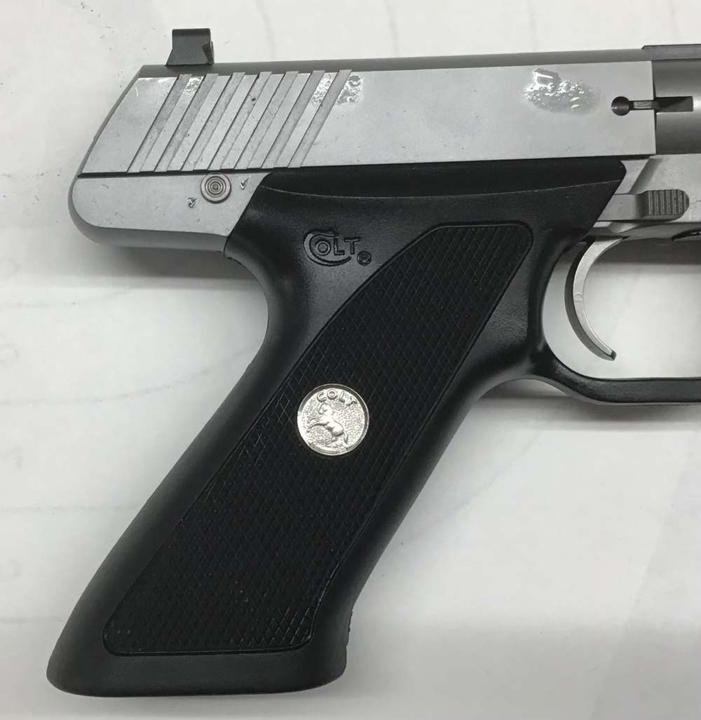 Colt Semi Automatic Pistol Model: Colt 22 Caliber: .22 LR-img-5