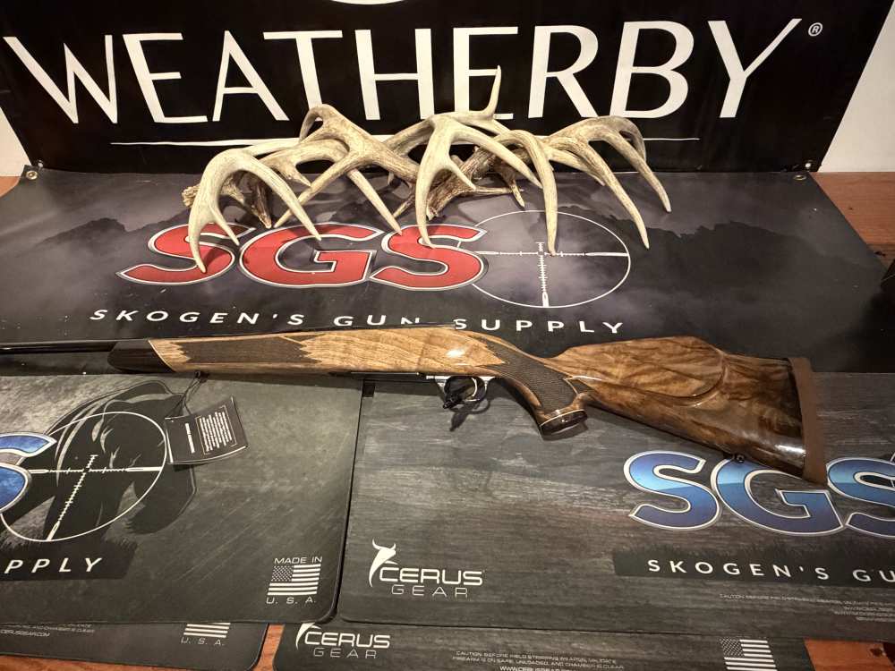 Weatherby Mark V Deluxe Varmintmaster 224 WBY Serial # WY225116-img-0