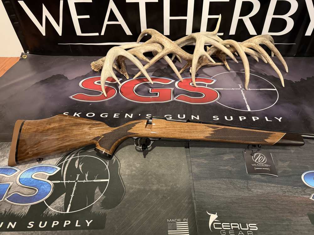Weatherby Mark V Deluxe Varmintmaster 224Wby Serial # WY225118-img-3