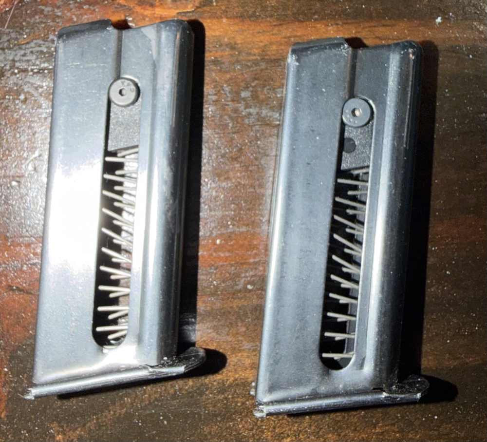 Nice smith and Wesson model 61 .22 magazine (2)-img-1