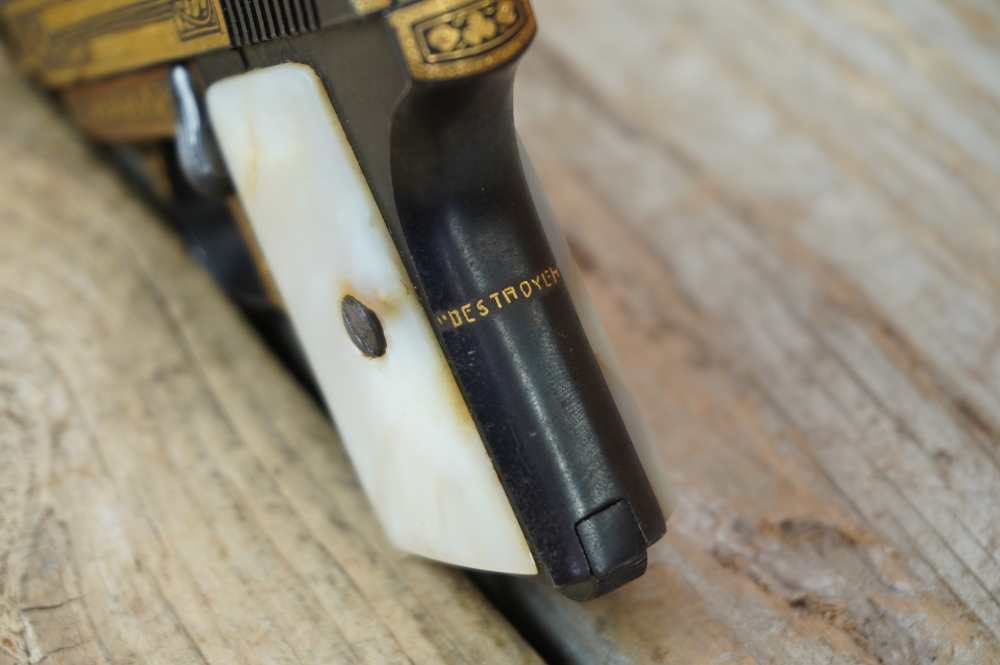 Spanish "Destroyer" 25 auto Damascened GOLD INLAY pearl grips must see C&R-img-20