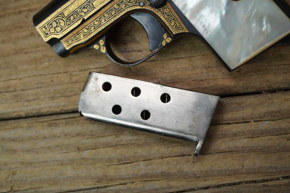 Spanish "Destroyer" 25 auto Damascened GOLD INLAY pearl grips must see C&R-img-31