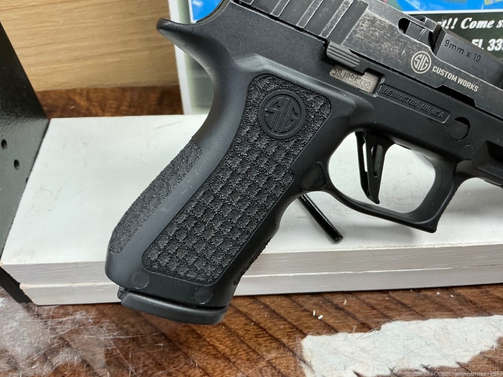 SIG SAUER P320 XC SPECTRE V001 2 MAGS COMPLETE IN BOX LAYAWAY AVAIALAB 10% -img-1