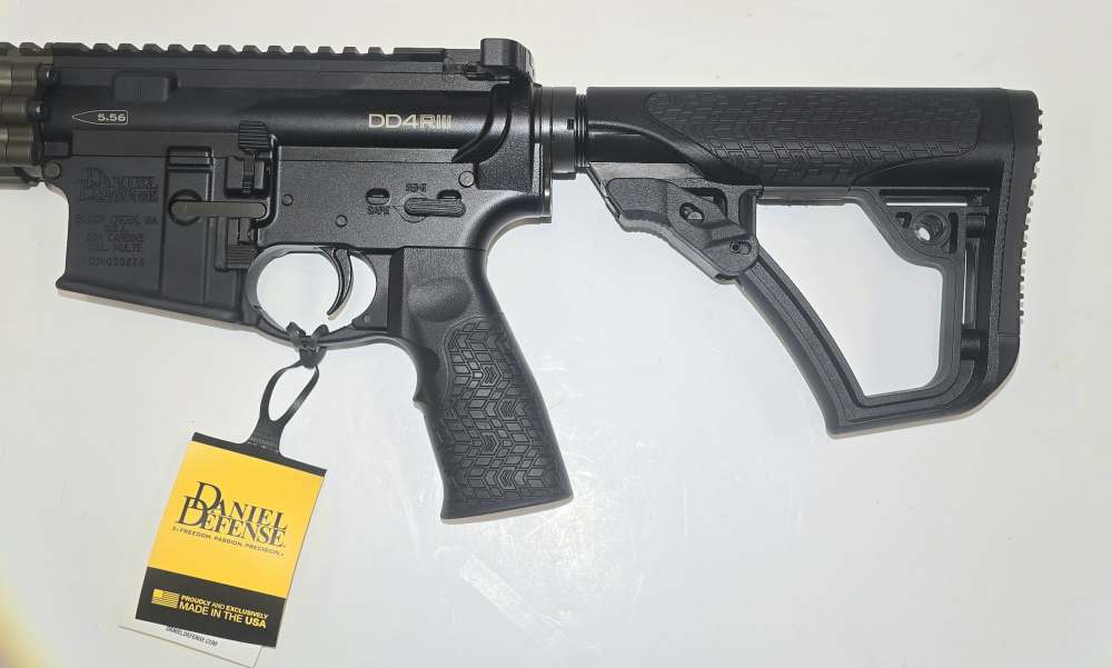 NEW Daniel Defense DD4 RIII 5.56 16" 818773022897-img-9