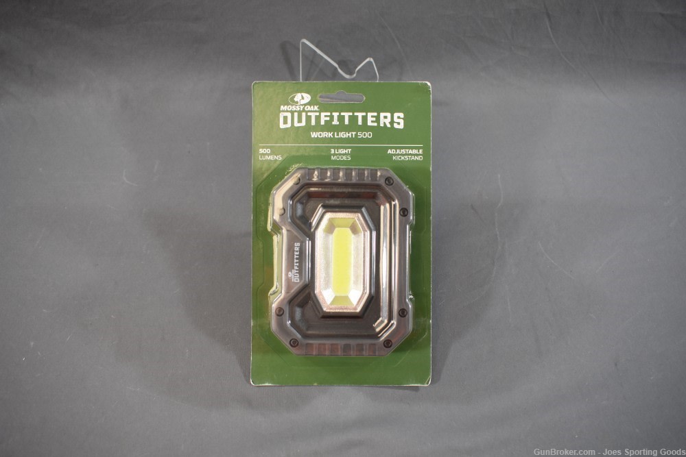 NiB - Mossy Oak Outfitters - 500 Lumen Work Light w/ Rubber Coating-img-0
