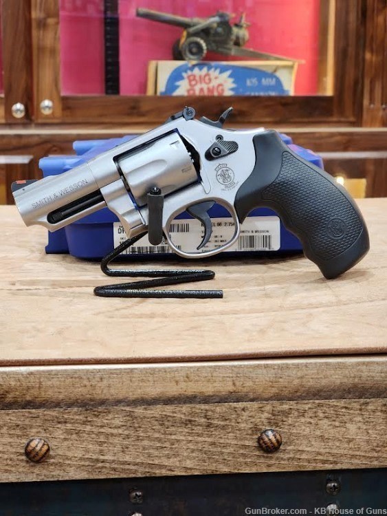 SMITH WESSON 66-8 COMBAT MAGNUM 357-img-5