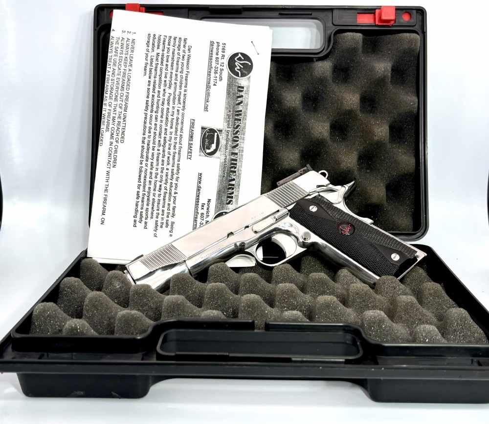 Dan Wesson Mirror Bright Polished Custom Shop Razorback serial# 154 OG grip-img-7