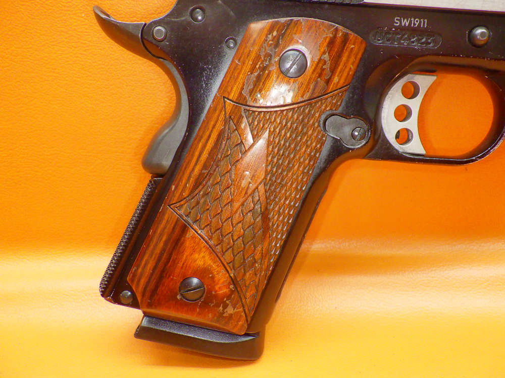S&W SW1911 Pro Series .45 ACP 3.25" Bbl Walnut Grip Panels Two-Tone Slide-img-4