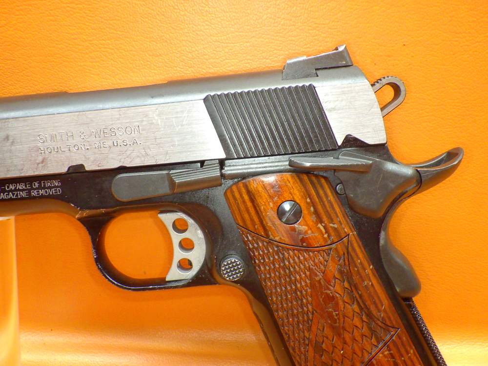 S&W SW1911 Pro Series .45 ACP 3.25" Bbl Walnut Grip Panels Two-Tone Slide-img-19
