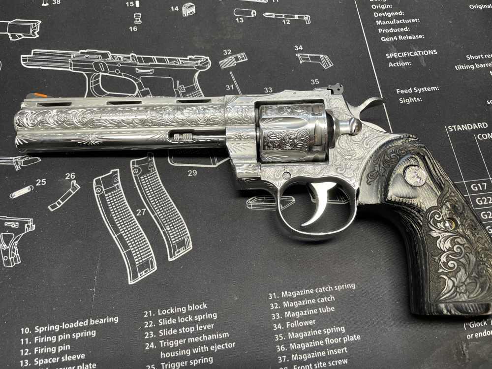 COLT PYTHON 6”  .357 Engraved, Custom Grips, Stainless Steel-img-2