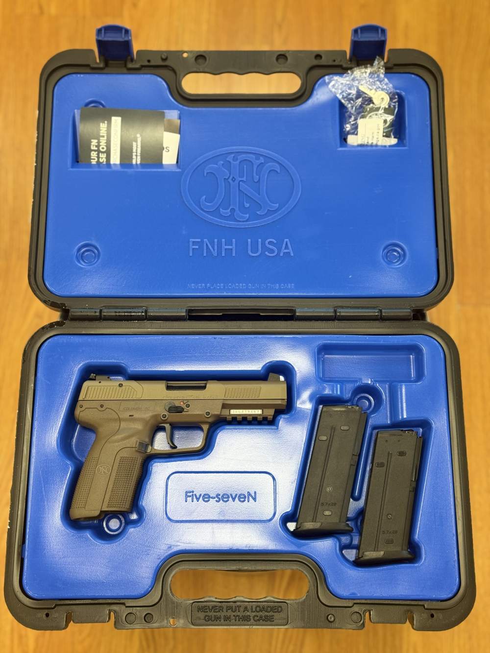 FN Five Seven -img-4