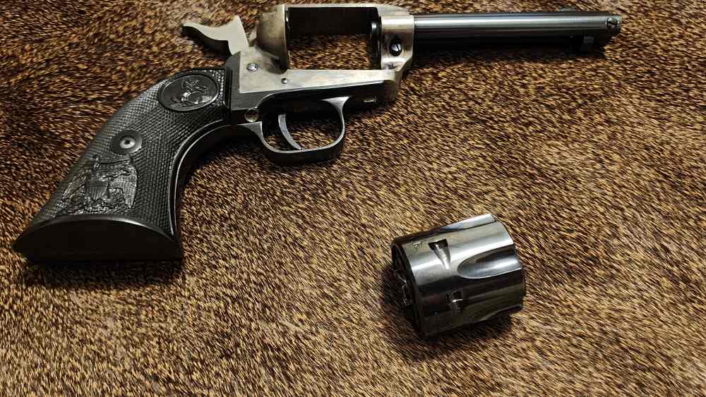 COLT Peacemaker 1972 22 4 3/8" barrel SN G35187 Single Action SA-img-17