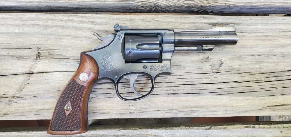 S&W Smith and Wesson Pre 18 22LR revolver. K22. K-22 Combat Masterpiece-img-1