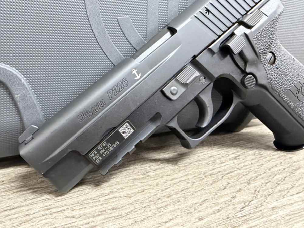 SIG SAUER P226 MK25 MK-25 NAVY SEAL 9MM 3-15 ROUND MAGS BRAND NEW-img-1