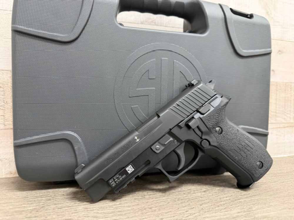 SIG SAUER P226 MK25 MK-25 NAVY SEAL 9MM 3-15 ROUND MAGS BRAND NEW-img-0