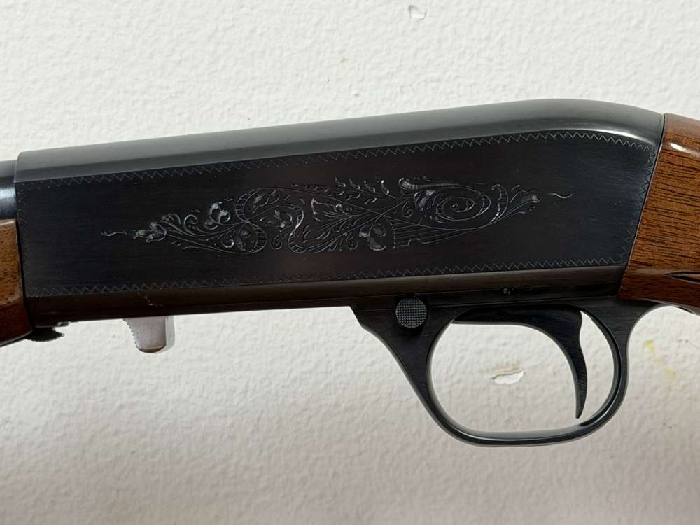 Browning SA-22 Semi Auto Rifle .22 LR Japan Engraved-img-3