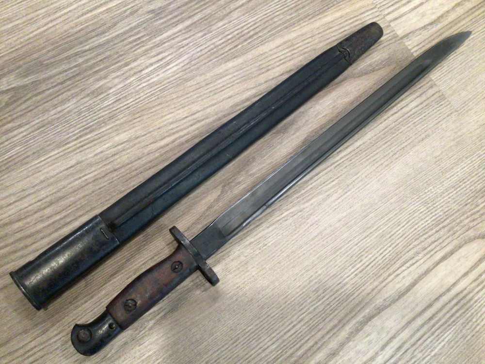 British 1907 (P1907) Bayonet & Scabbard by Sanderson- Minty Estate Find -img-1