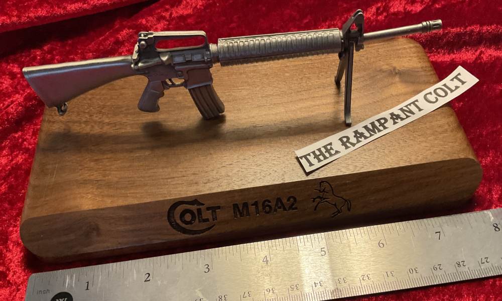 1986 Colt Pewter M16A 2 Desk Set Wood Base-img-1