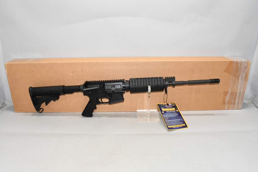 Nice Windham Weaponry WW-15 AR-15 AR15 Semi Auto Rifle 5.56 NATO W Case-img-0