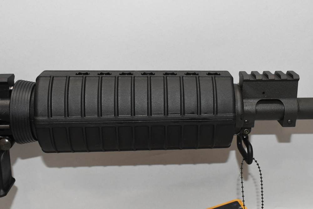 Nice Windham Weaponry WW-15 AR-15 AR15 Semi Auto Rifle 5.56 NATO W Case-img-5