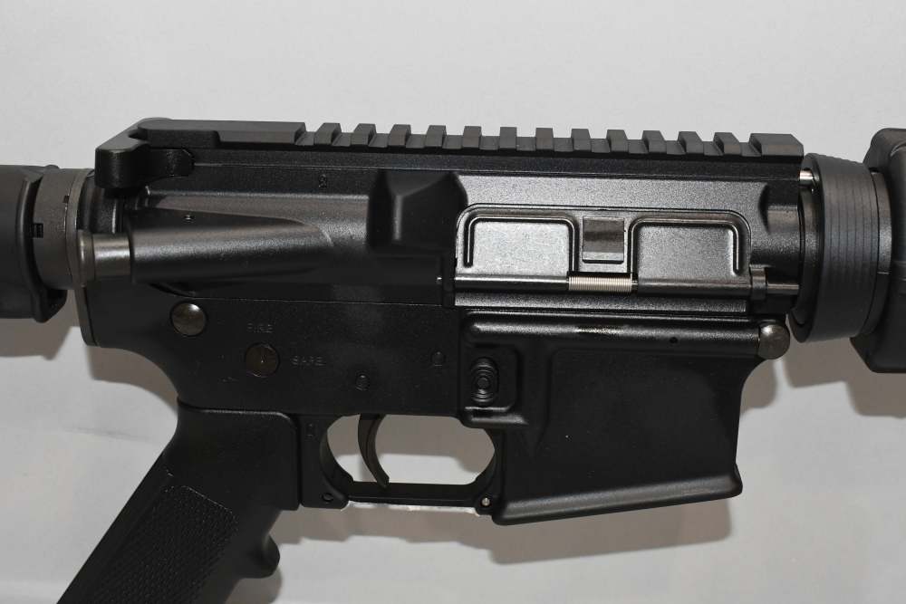 Nice Windham Weaponry WW-15 AR-15 AR15 Semi Auto Rifle 5.56 NATO W Case-img-4