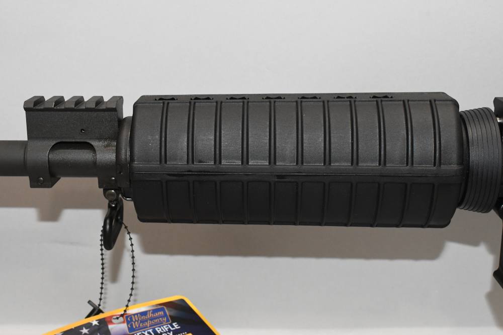 Nice Windham Weaponry WW-15 AR-15 AR15 Semi Auto Rifle 5.56 NATO W Case-img-10
