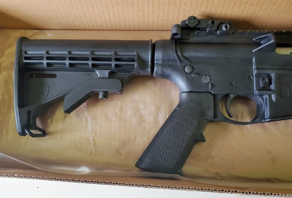 Smith & Weston M&P 15-22 Sport Slim Handguard Rifle .22LR 16.5" & Bonus-img-4
