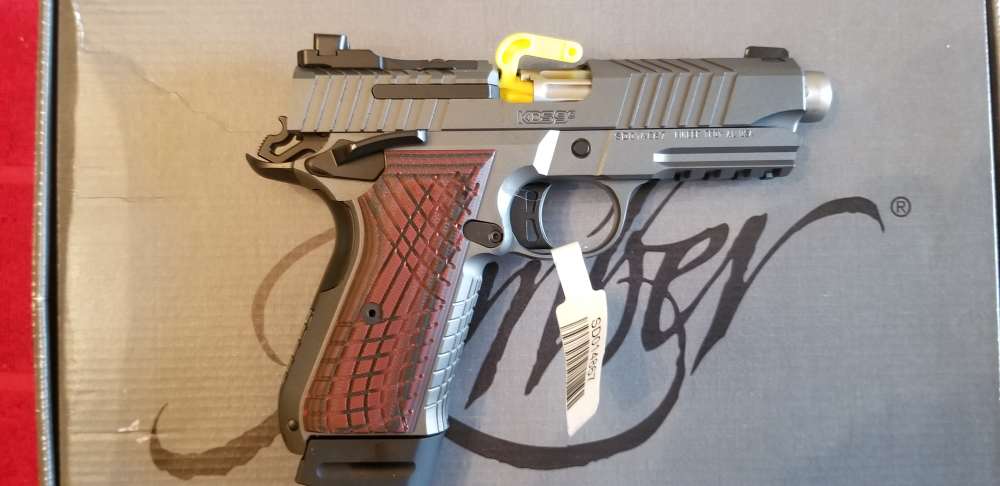 Kimber KDS9C Rail .9mm (NIB) Never Fired 3100024 Red/Black Grips-img-0