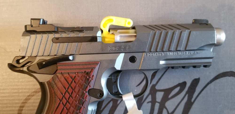 Kimber KDS9C Rail .9mm (NIB) Never Fired 3100024 Red/Black Grips-img-2