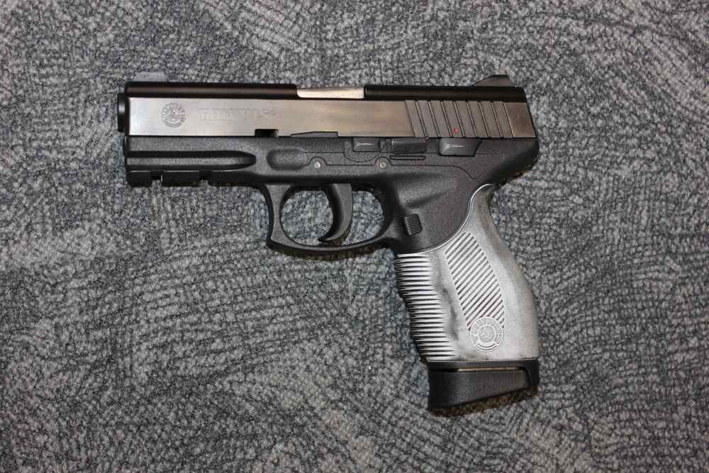 Taurus PT-24/7 .40S&W semi auto pistol! Free Shipping!-img-5