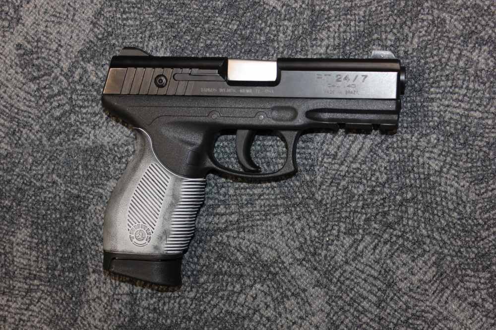 Taurus PT-24/7 .40S&W semi auto pistol! Free Shipping!-img-2