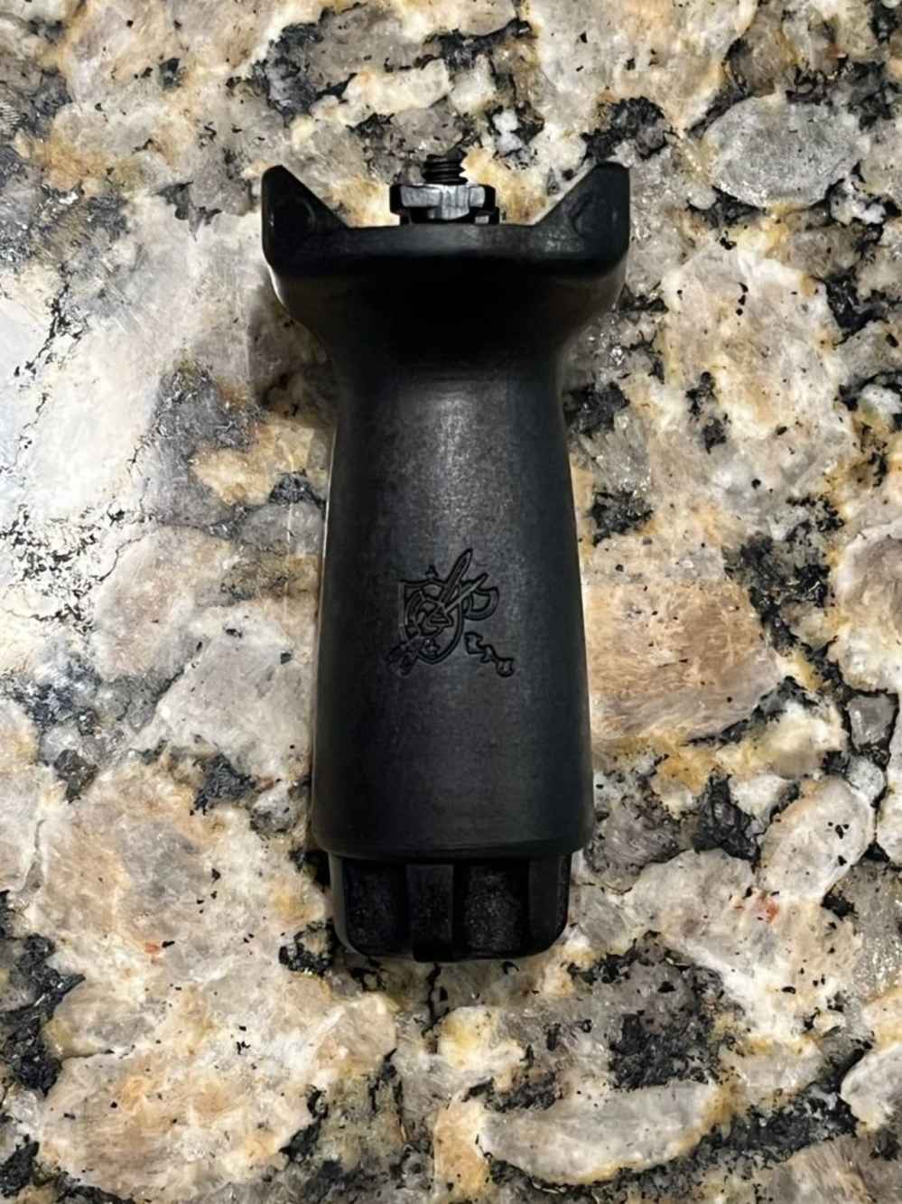 Knights KAC Stubby Broomstick Vertical Grip Mlok -img-1