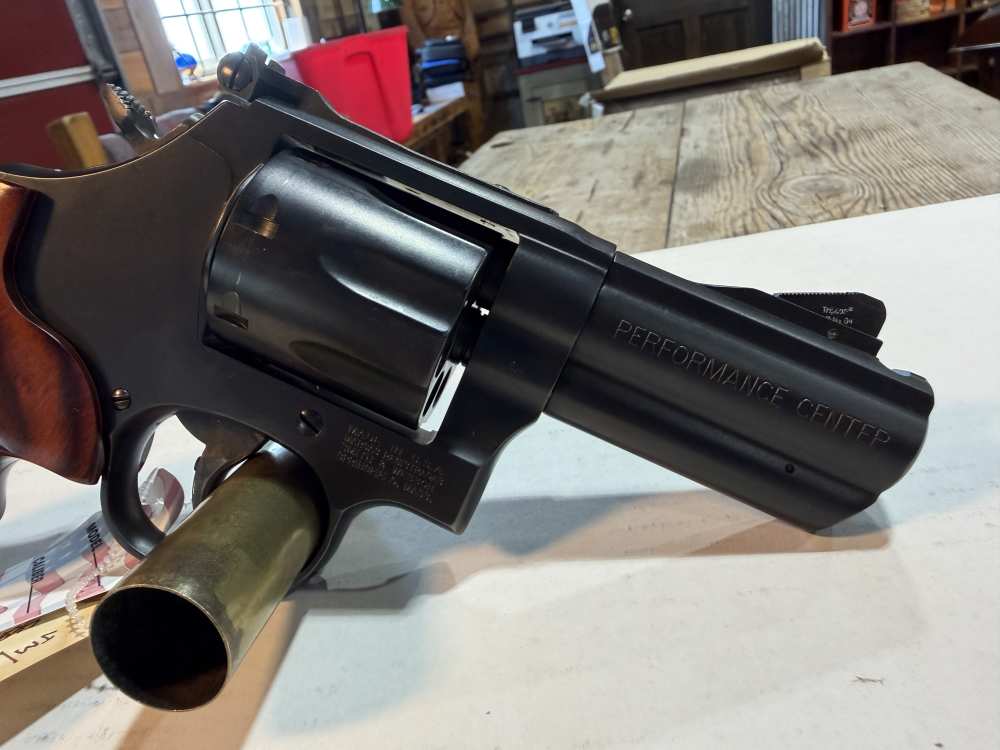 Smith and Wesson 586-7 Performance Center UNFIRED and in the box!-img-8
