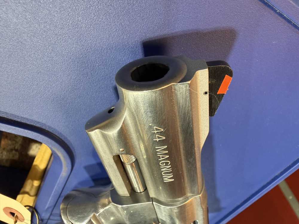 Smith and Wesson 629-6 UNFLUTED 3" with Lanyard Loop - UNFIRED!-img-1