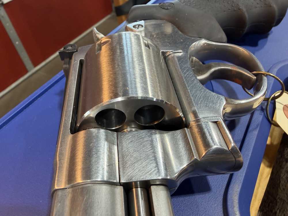Smith and Wesson 629-6 UNFLUTED 3" with Lanyard Loop - UNFIRED!-img-3