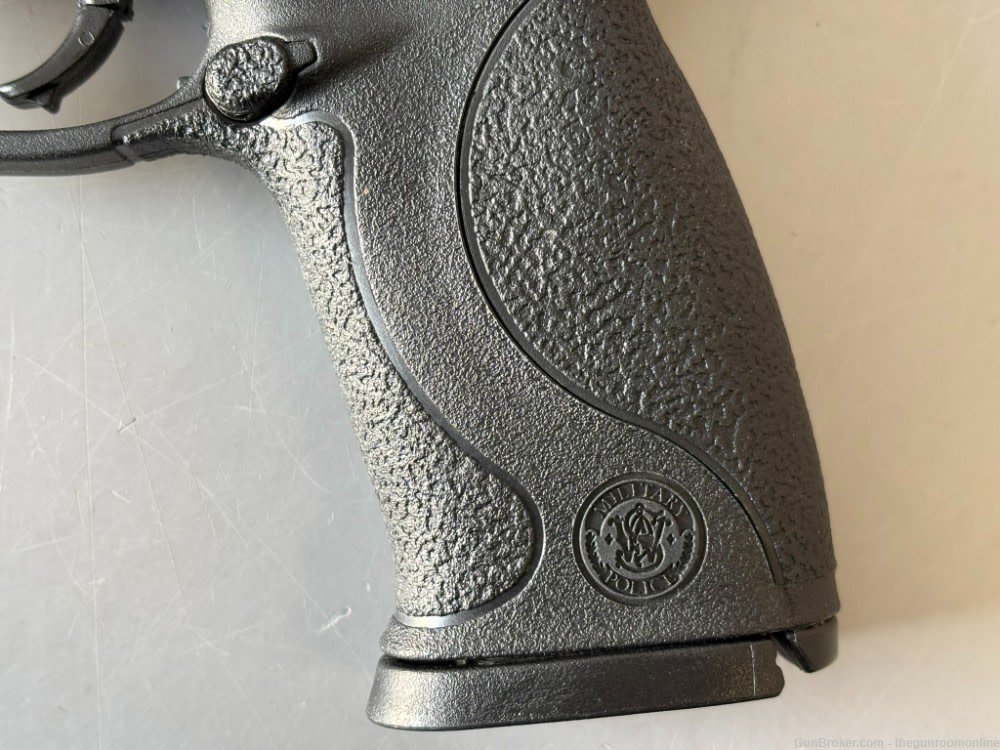 Smith & Wesson M&P 9mm 4.25-Inch 17+1 Three Mags PRICE REDUCED-img-6