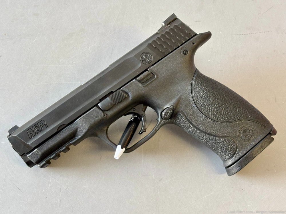 Smith & Wesson M&P 9mm 4.25-Inch 17+1 Three Mags PRICE REDUCED-img-1