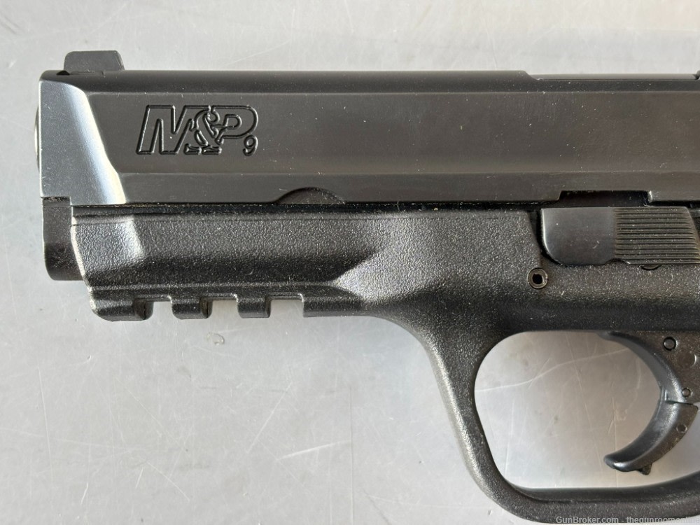 Smith & Wesson M&P 9mm 4.25-Inch 17+1 Three Mags PRICE REDUCED-img-4