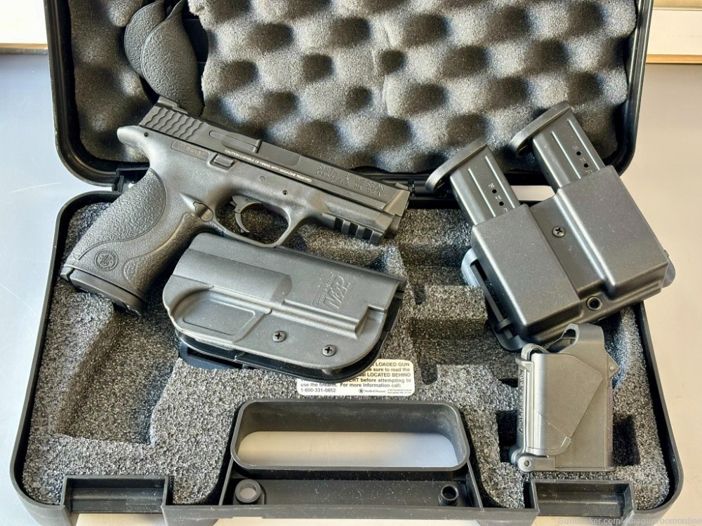 Smith & Wesson M&P 9mm 4.25-Inch 17+1 Three Mags PRICE REDUCED-img-0