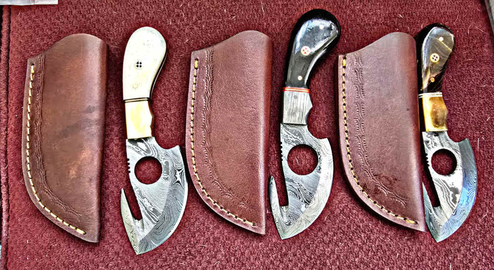 Damascus real GUT HOOK skinners. Full tang construction -img-0