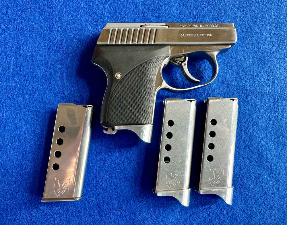 L.W. Seecamp .32acp Milford CT. Box, 4 mags, 2 holsters,-img-1