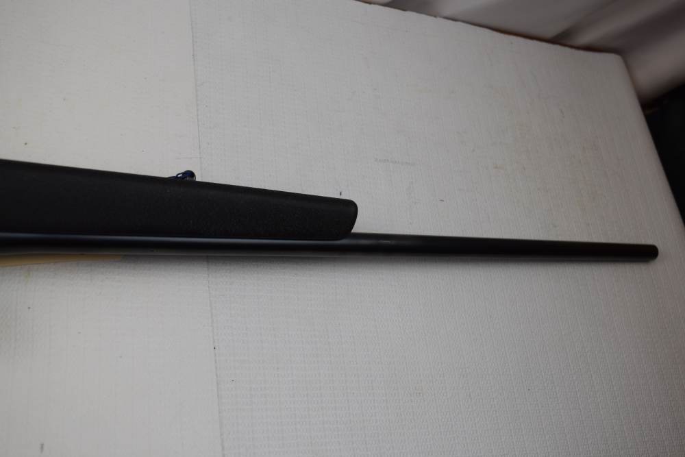 Weatherby Mark V Fibermark, 270 Wby. Mag, 24" bbl, Leupold 2-7 VXII, Box.-img-9