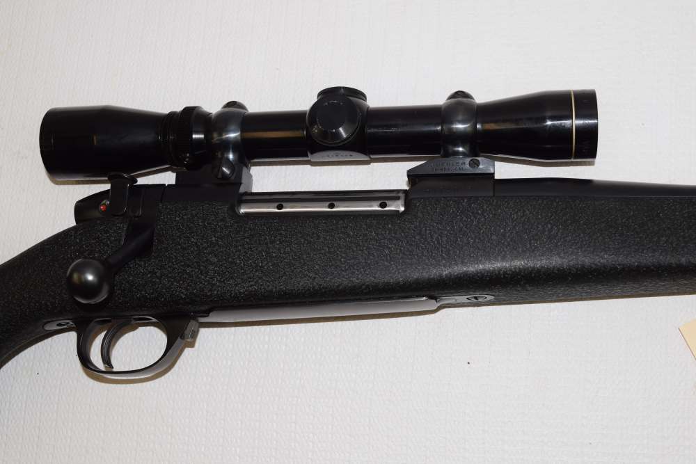 Weatherby Mark V Fibermark, 270 Wby. Mag, 24" bbl, Leupold 2-7 VXII, Box.-img-1
