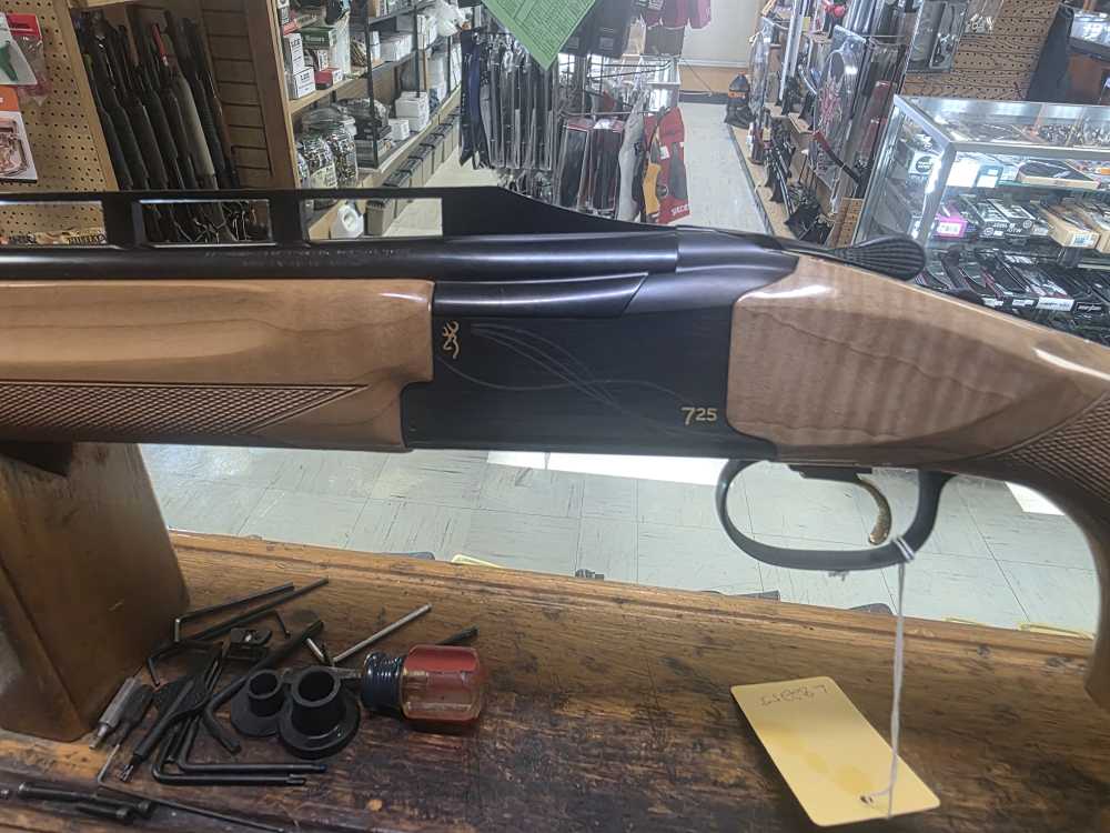 Browning 725 Maple Trap 12ga 30" High Rib High Gloss Trap Gun 0182473010 -img-2