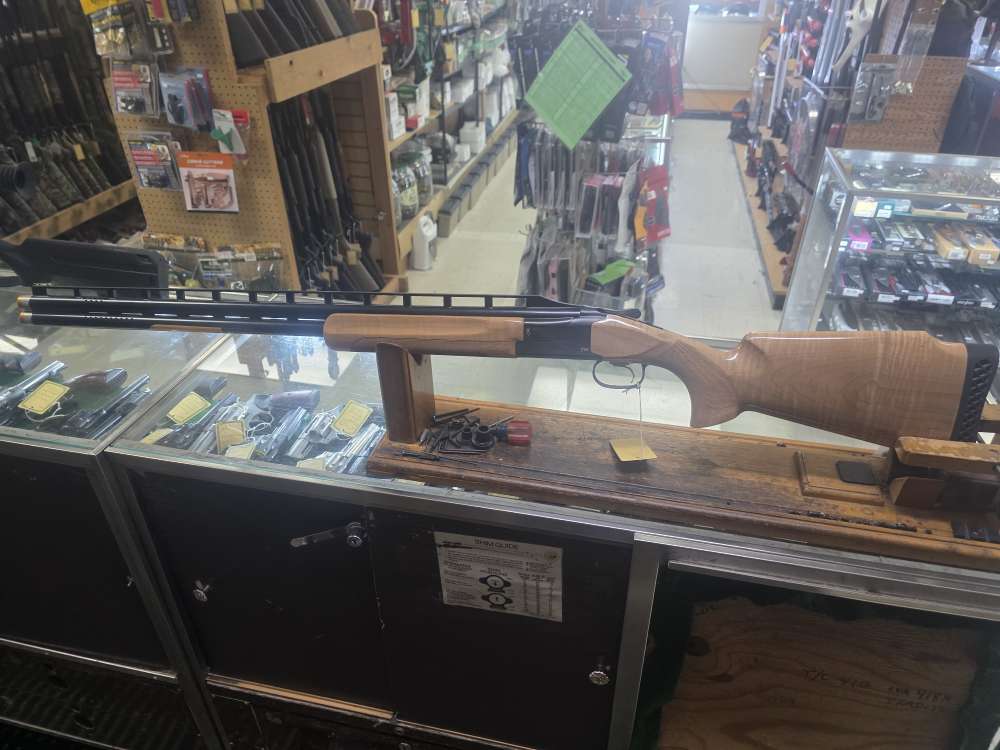 Browning 725 Maple Trap 12ga 30" High Rib High Gloss Trap Gun 0182473010 -img-0