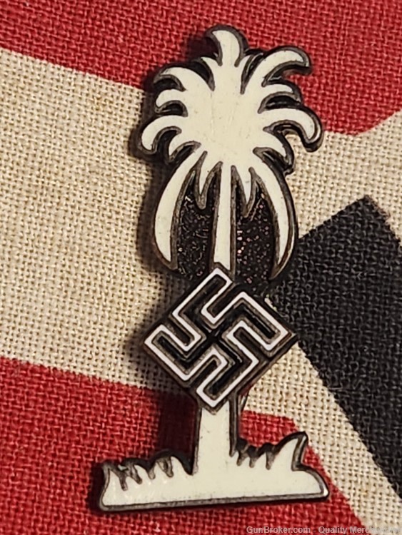 German WWII Africa Corps Veteran Enameled Lapel Badge-img-0